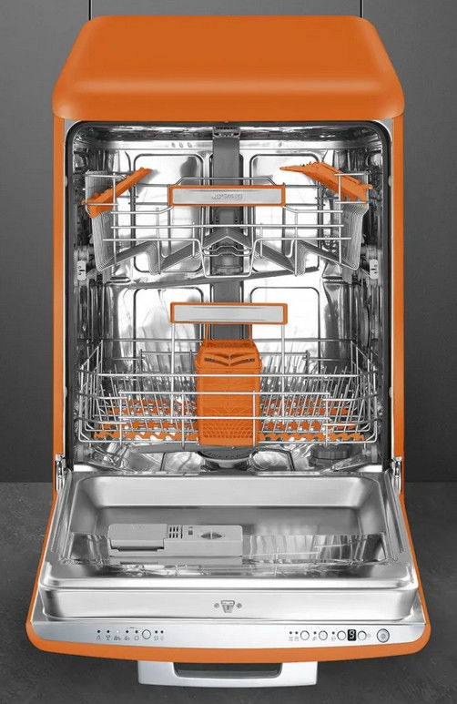 Оранжевая посудомоечная машина